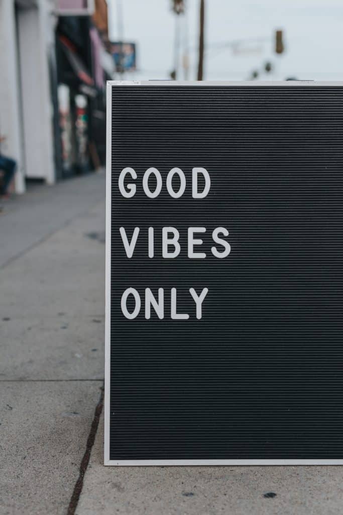 good vibes only - legge dell'attrazione