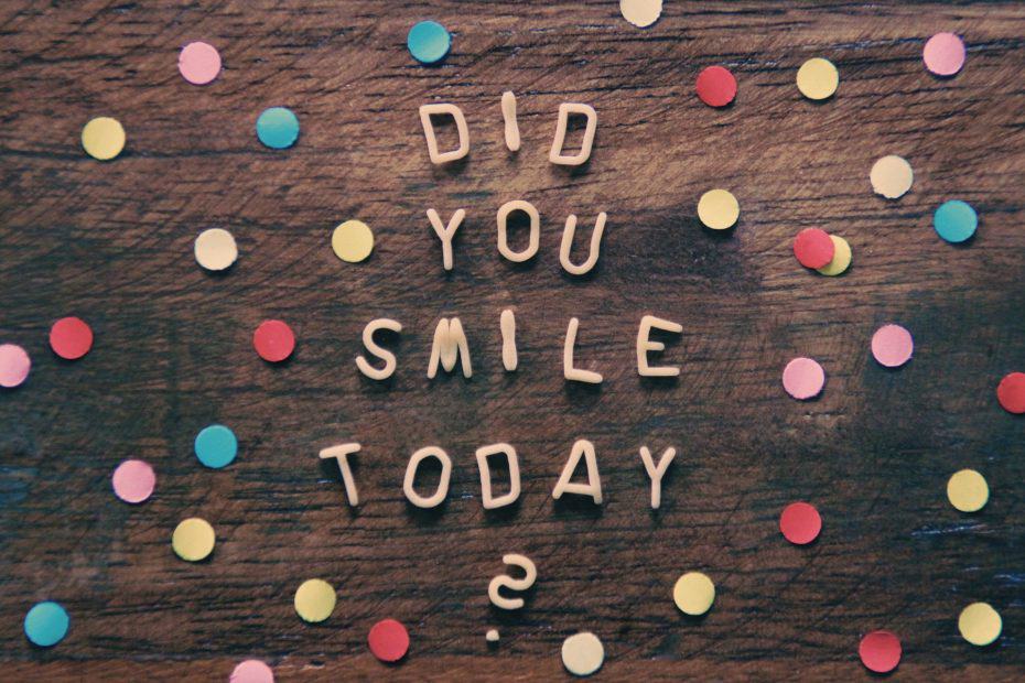 felicità - simile - sorridi